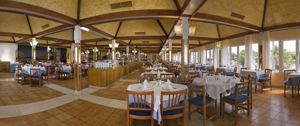 Globales Cala'N Bosch Hotel Cala en Bosc Exterior photo
