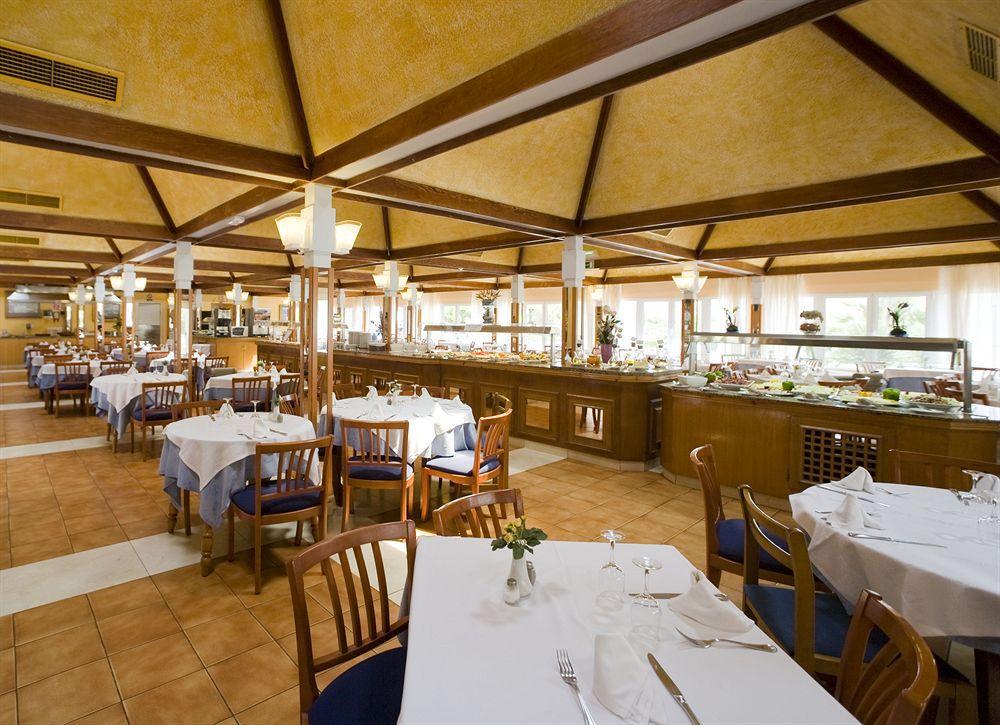 Globales Cala'N Bosch Hotel Cala en Bosc Exterior photo