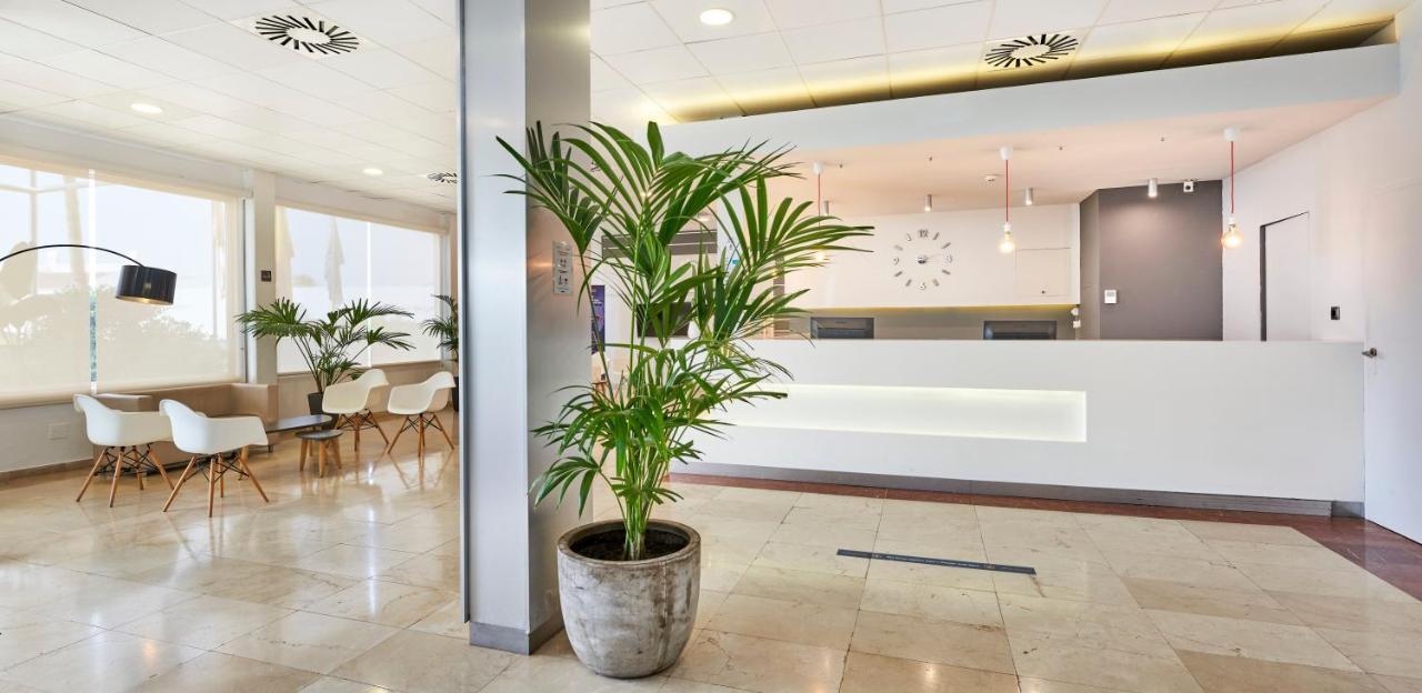 Globales Cala'N Bosch Hotel Cala en Bosc Exterior photo