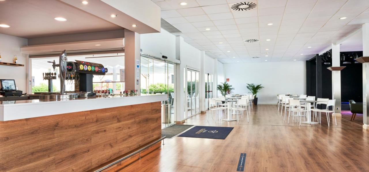 Globales Cala'N Bosch Hotel Cala en Bosc Exterior photo