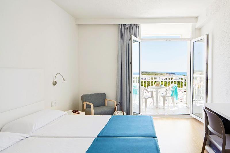Globales Cala'N Bosch Hotel Cala en Bosc Room photo